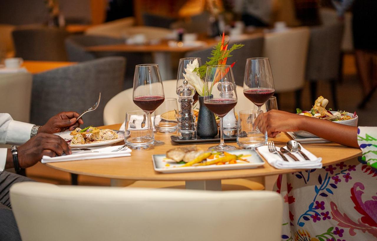 Noom Hotel Abidjan Plateau photo