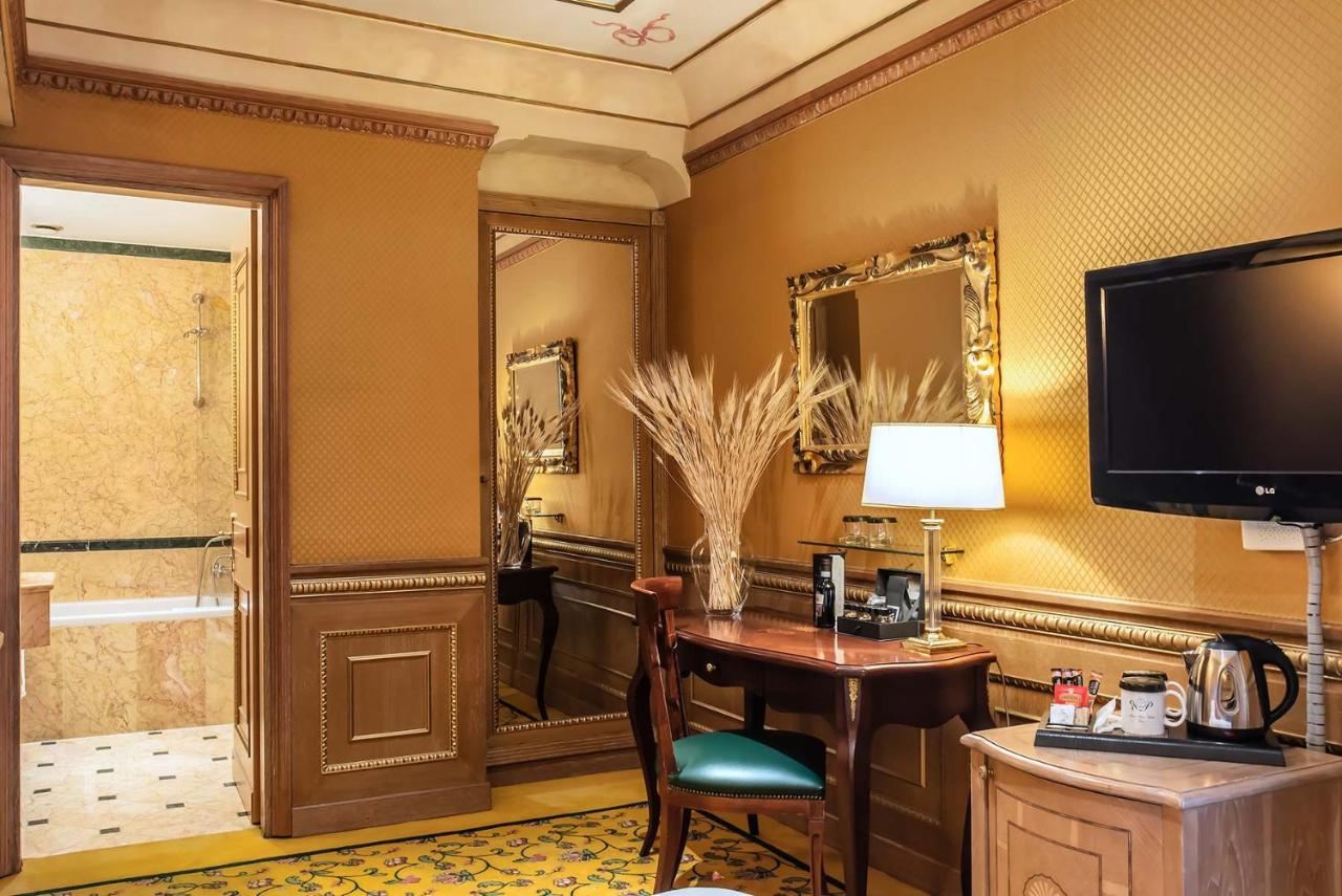 River Palace Hotel - 5