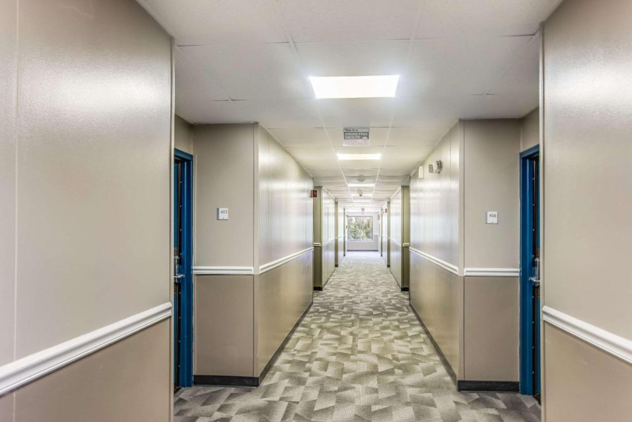 Masters Econo Inn — photo 13