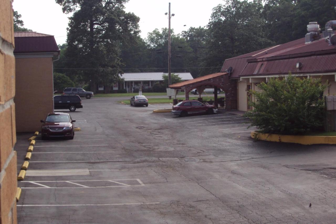 EXECUTIVE INN — photo 19
