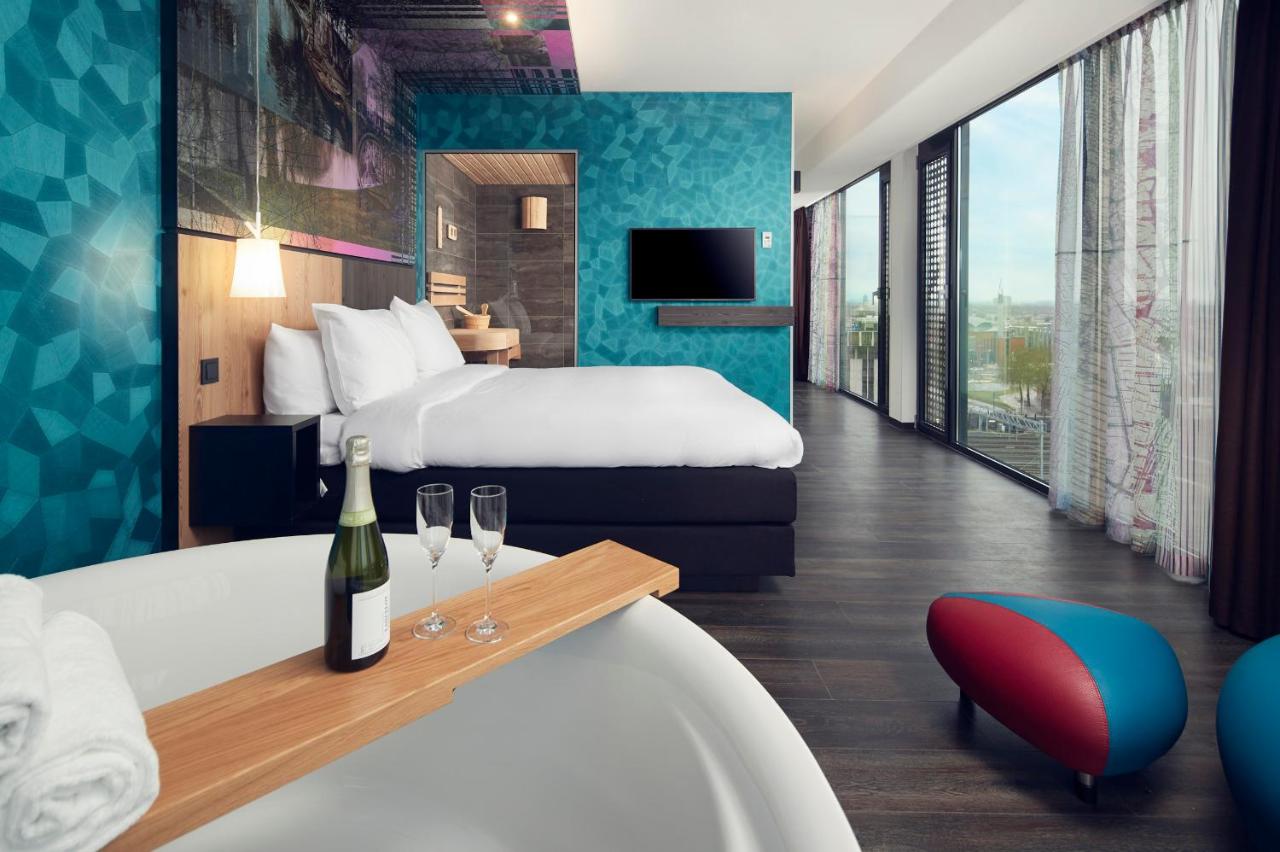 Een bed of bedden in een kamer bij Inntel Hotels Utrecht Centre