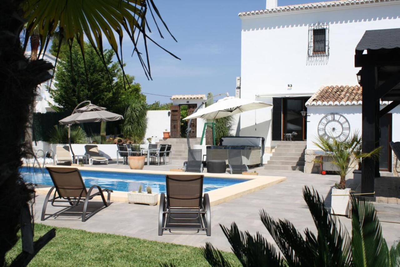 Stunning 4-Bed Villa with pool in Xabia Javea, Balcon del Mar ...