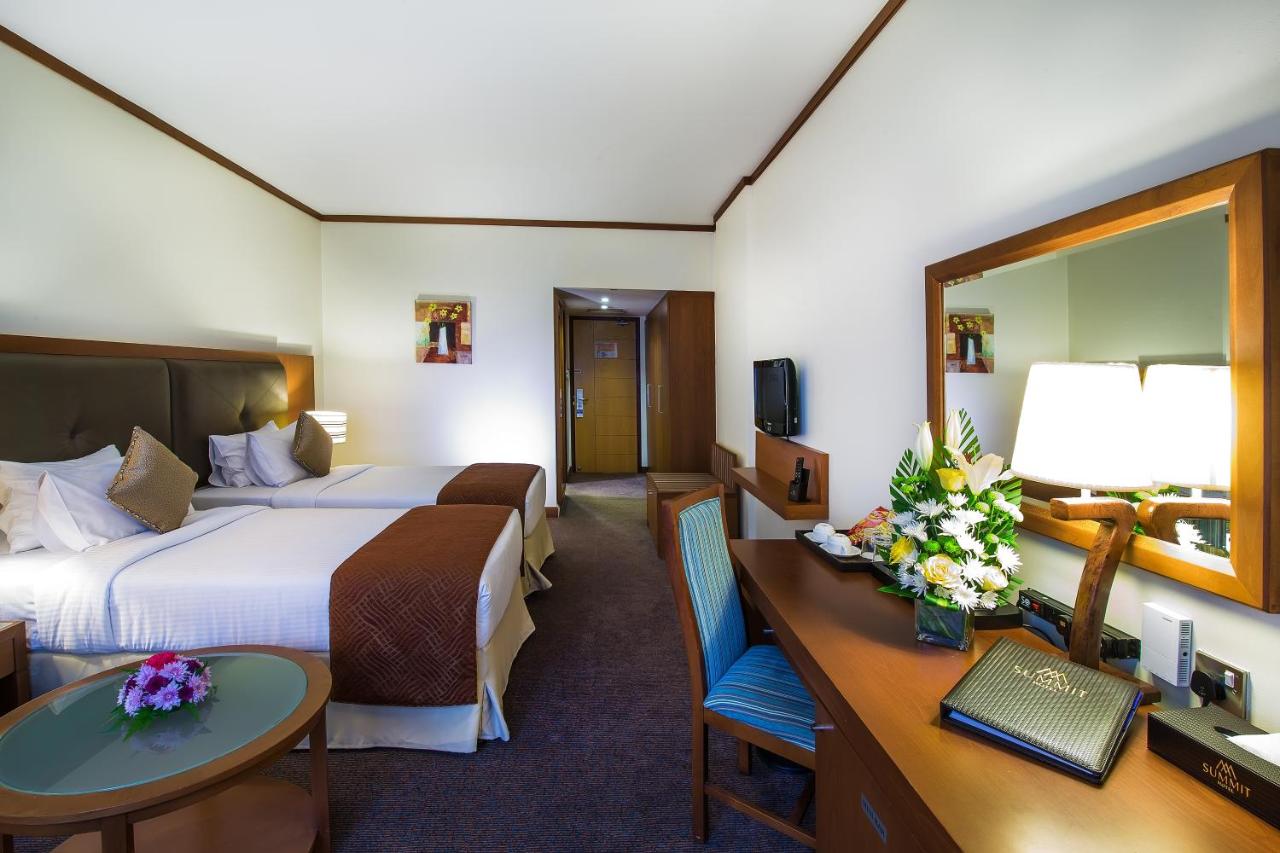 Landmark Summit Hotel photo