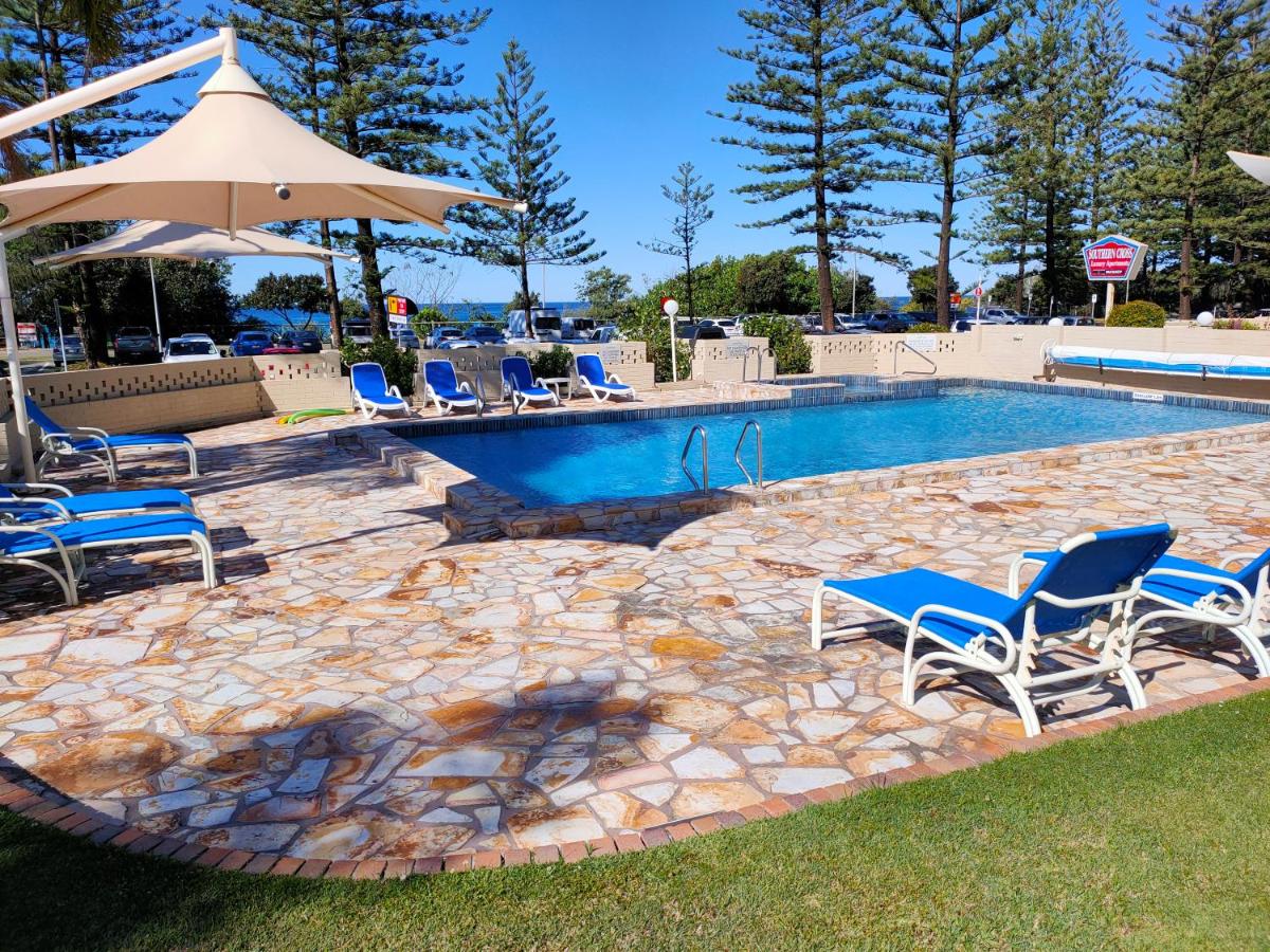 Southern Cross Beachfront Holiday Apartments photo
