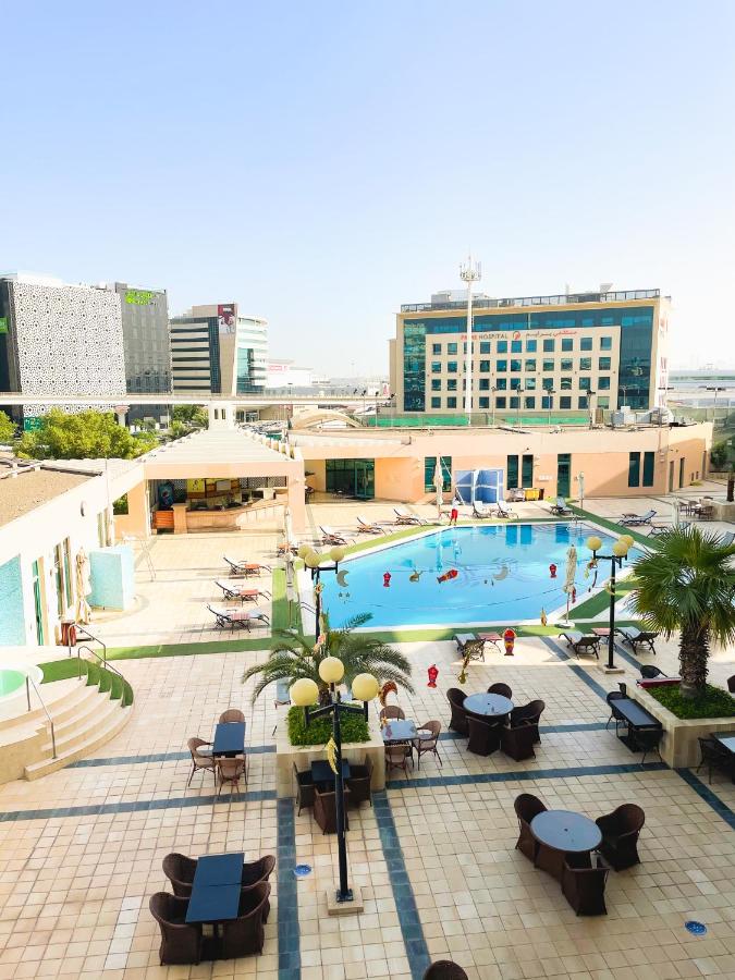 Mövenpick Grand Al Bustan photo