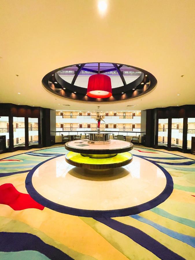 Mövenpick Grand Al Bustan photo