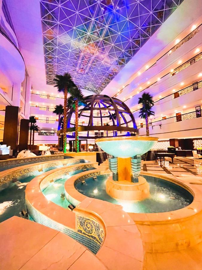Mövenpick Grand Al Bustan photo