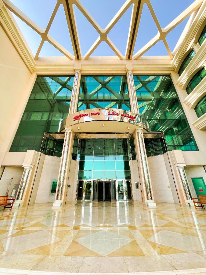 Mövenpick Grand Al Bustan photo