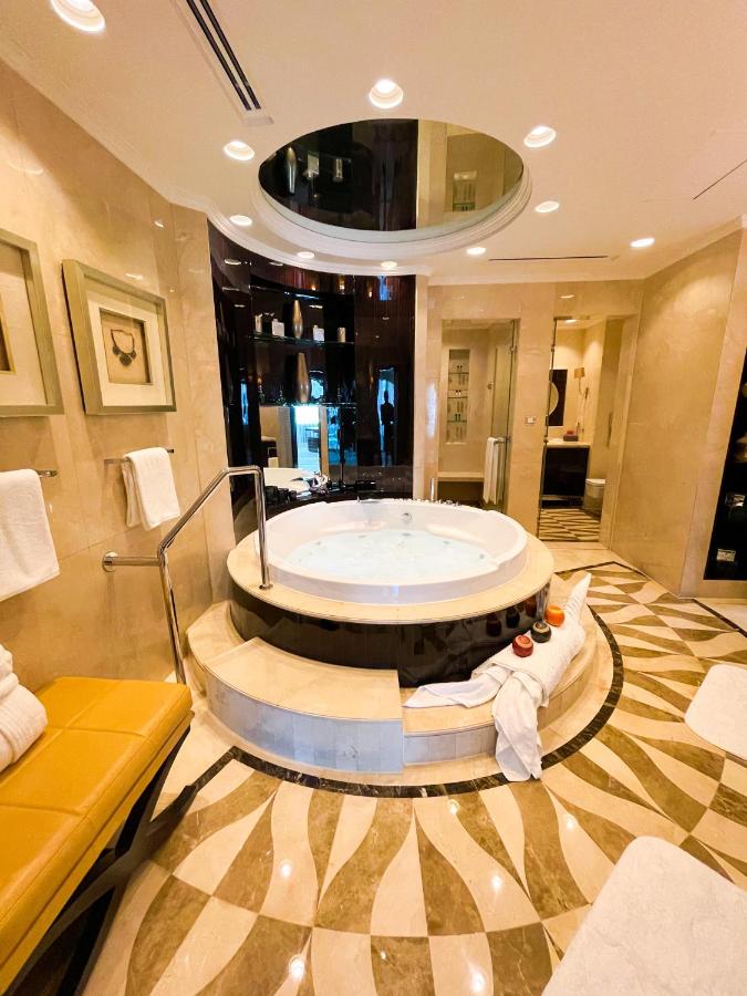 Mövenpick Grand Al Bustan photo