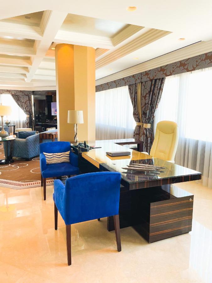 Mövenpick Grand Al Bustan photo