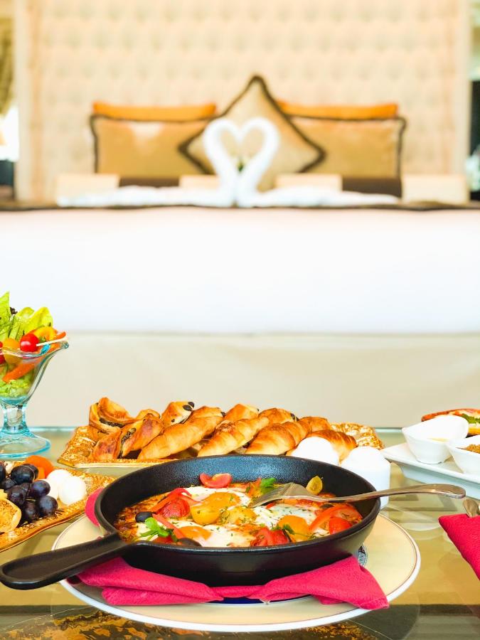 Mövenpick Grand Al Bustan photo