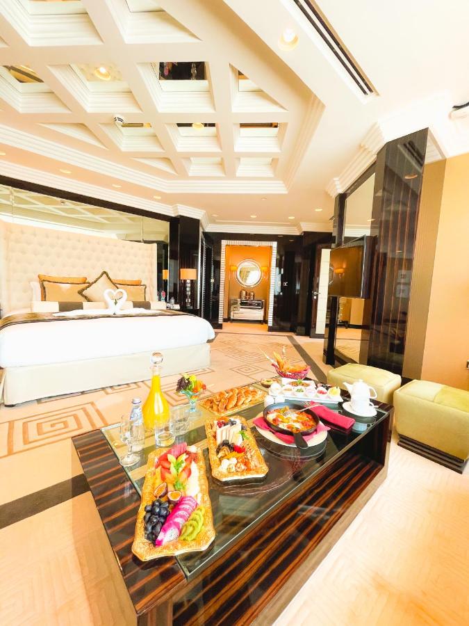 Mövenpick Grand Al Bustan photo