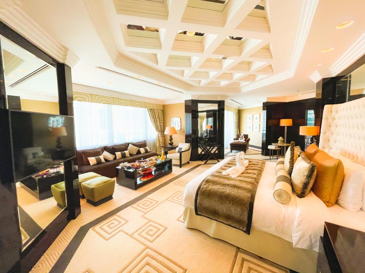Mövenpick Grand Al Bustan photo
