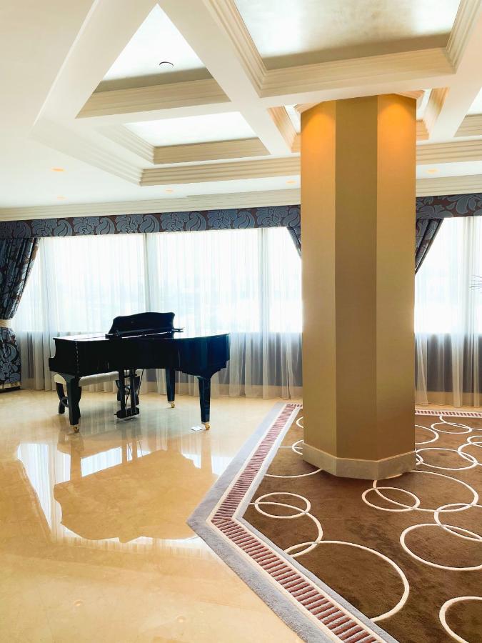 Mövenpick Grand Al Bustan photo