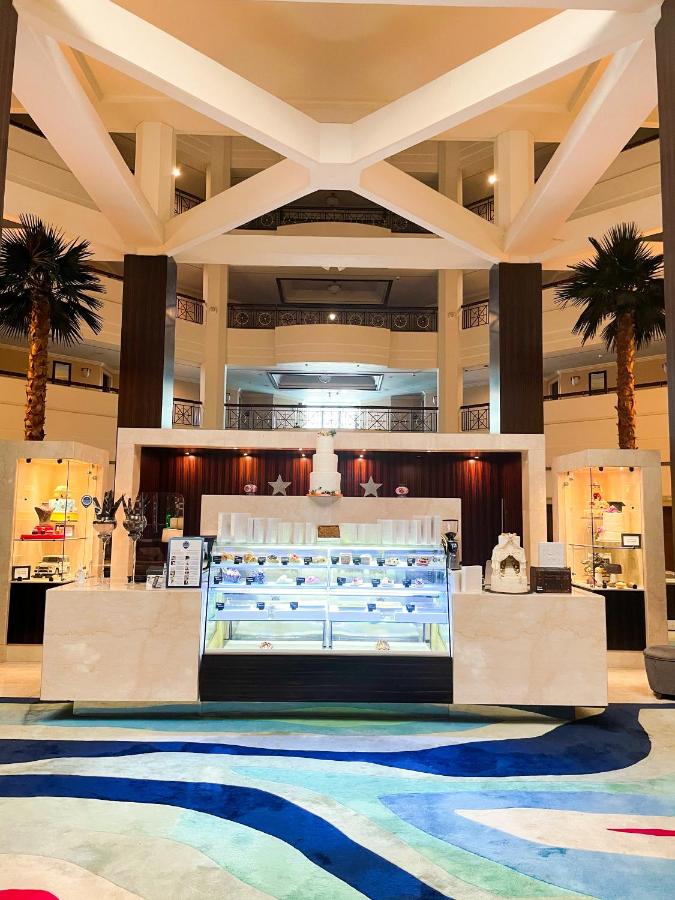 Mövenpick Grand Al Bustan photo