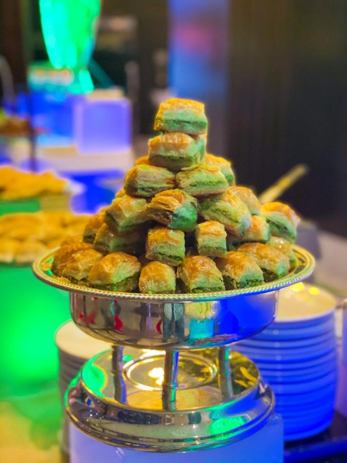 Mövenpick Grand Al Bustan photo