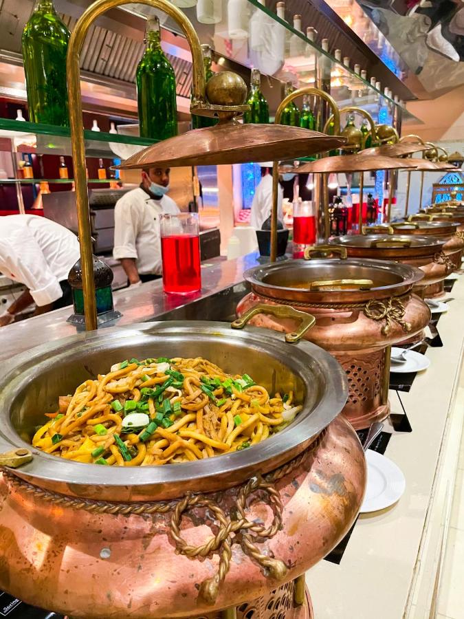 Mövenpick Grand Al Bustan photo