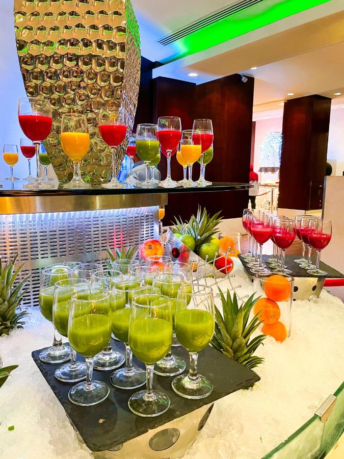 Mövenpick Grand Al Bustan photo