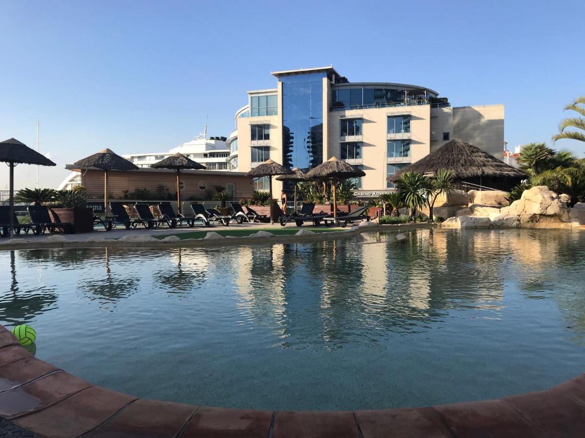 Family apartment with swimming pools 3 bedroom 2 bathroom Rock facing