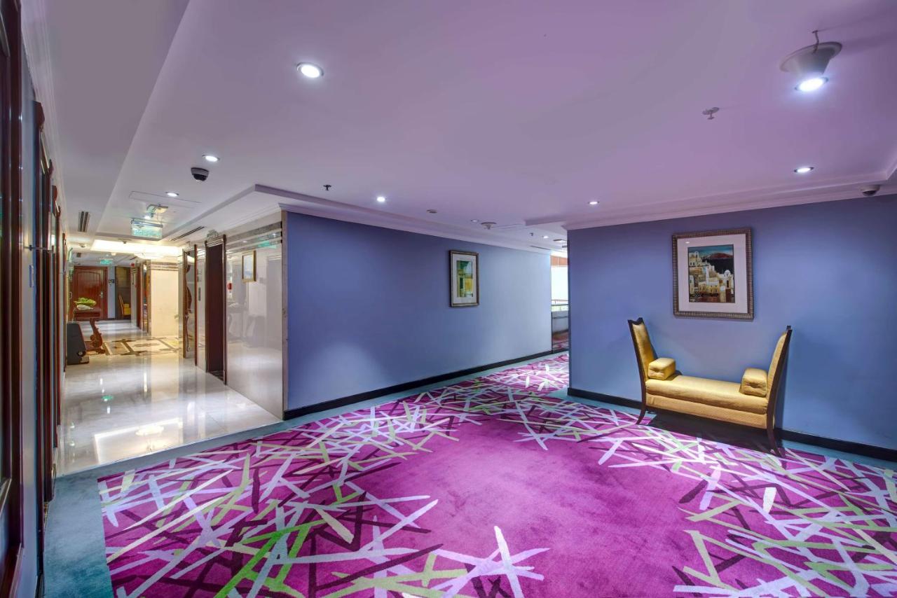 Howard Johnson Plaza by Wyndham Dubai Deira photo