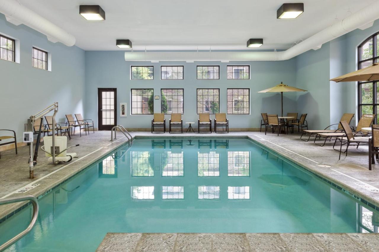 Heated swimming pool: Staybridge Suites Kalamazoo, an IHG Hotel