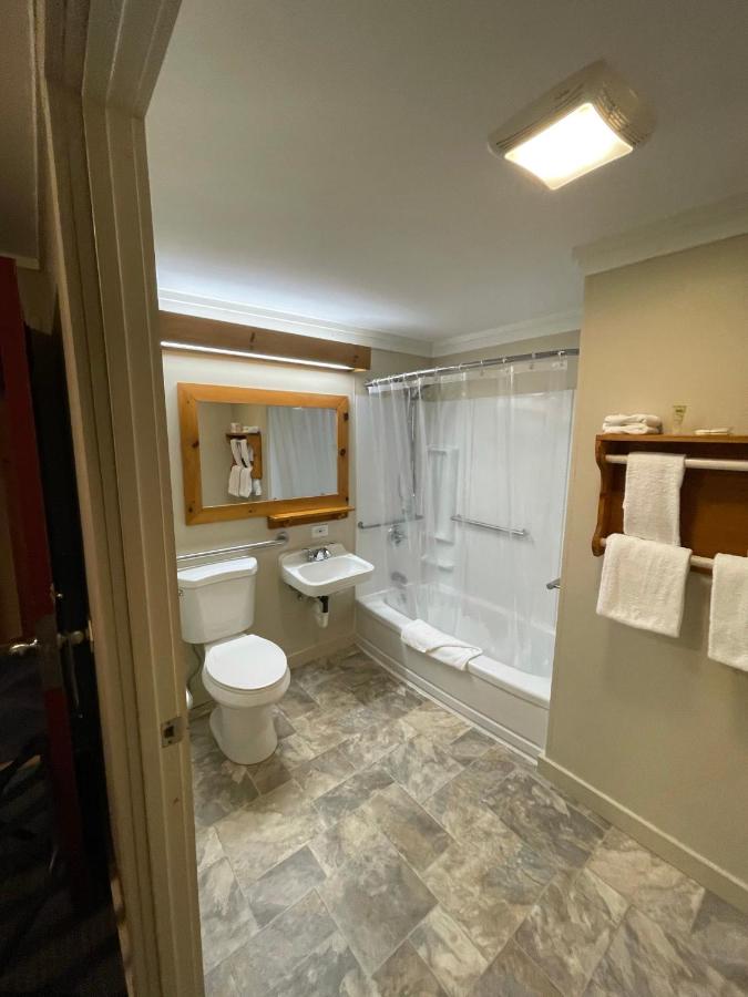 Northern Lights Lodge — photo 11