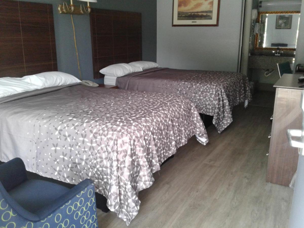 Budget Inn — photo 10