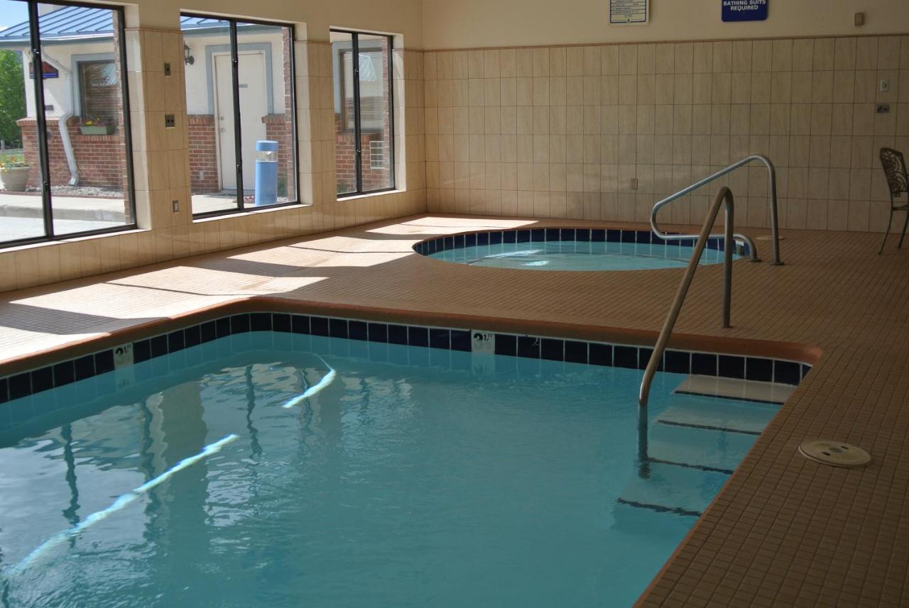 Luxury Inn Suites — photo 13