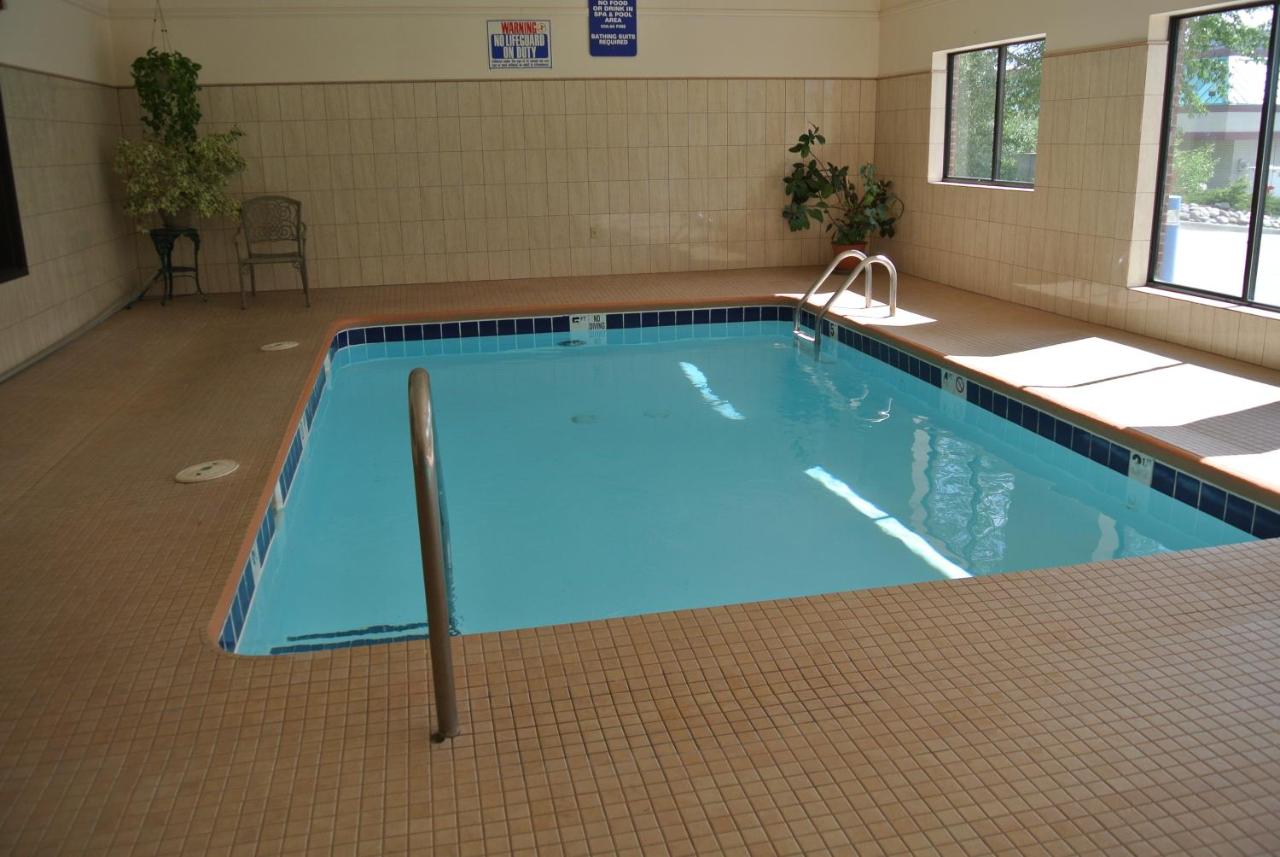 Luxury Inn Suites — photo 19