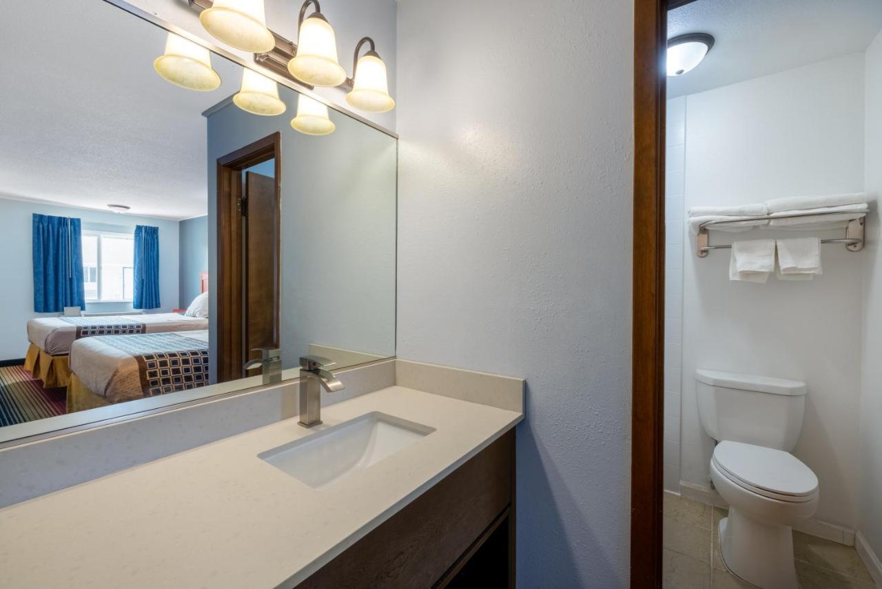 Travelodge by Wyndham Spirit Lake/Okoboji — photo 3