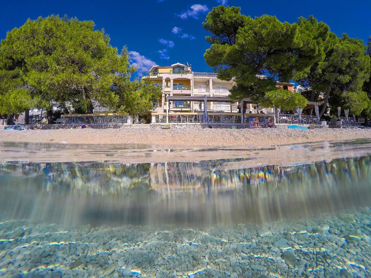 Hotel, plaża: Apartments Ela Tucepi