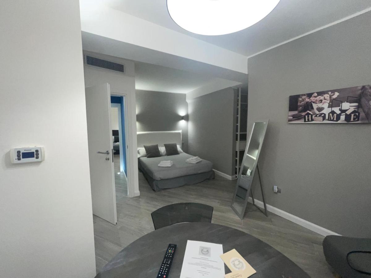 White Room 5