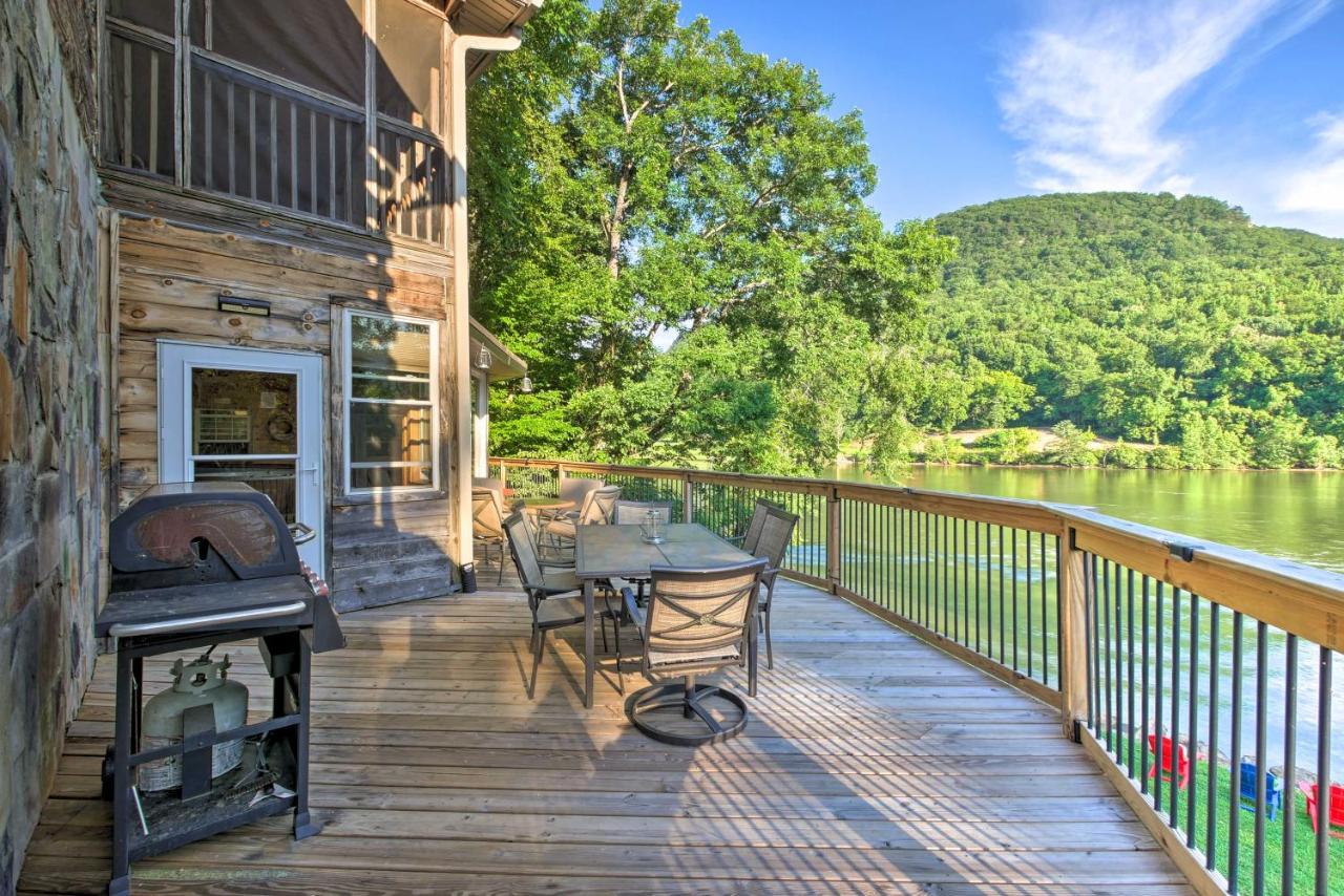 Tenn River Cabin with Hot Tub - 10 Mi to Chattanooga!, Chattanooga –  Updated 2022 Prices