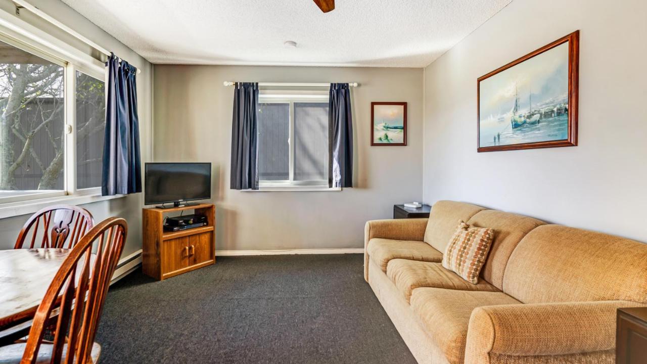 Montauk Oceanside Suites — photo 18
