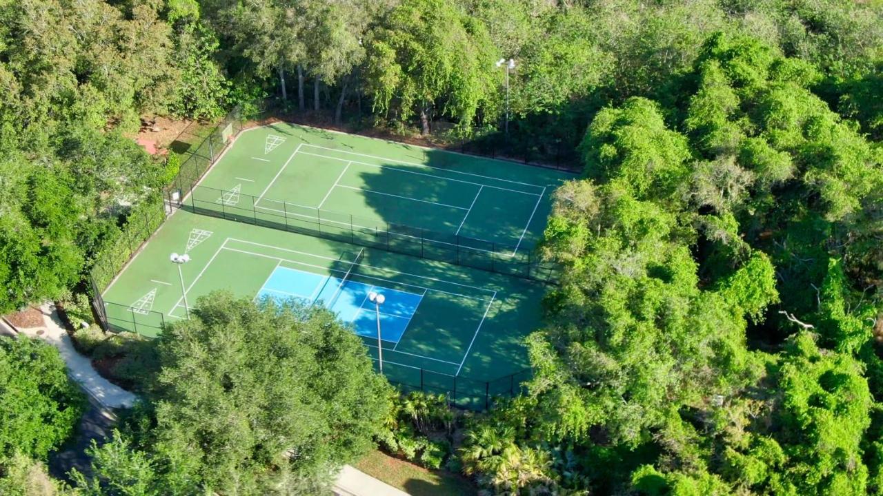 Tennis court: Perfect Disney Vacation