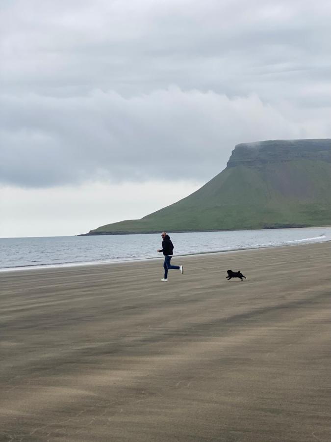 Beach: Kirkjufell Oceanfront Villa