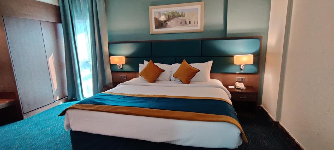City Seasons Hotel Dubai photo