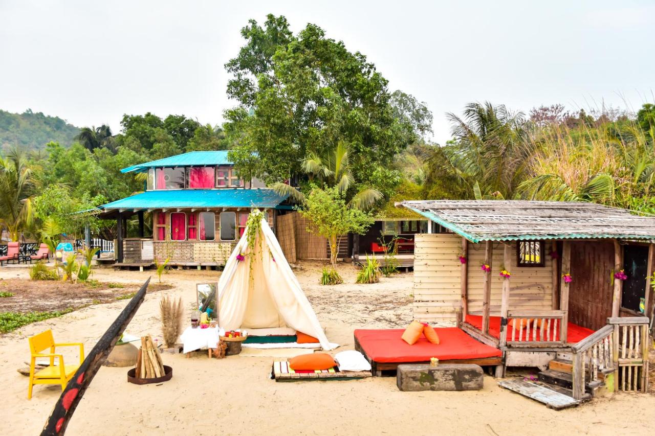 Beach: Mermaid Beach Resort