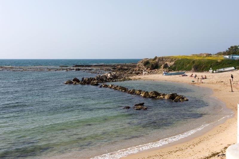 Beach: Romantic suite in Caesarea