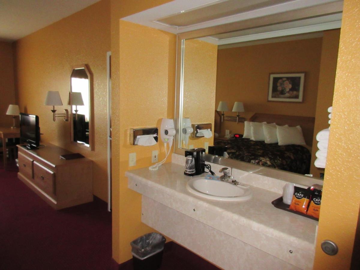 Parkfield Inn - Warsaw — photo 3