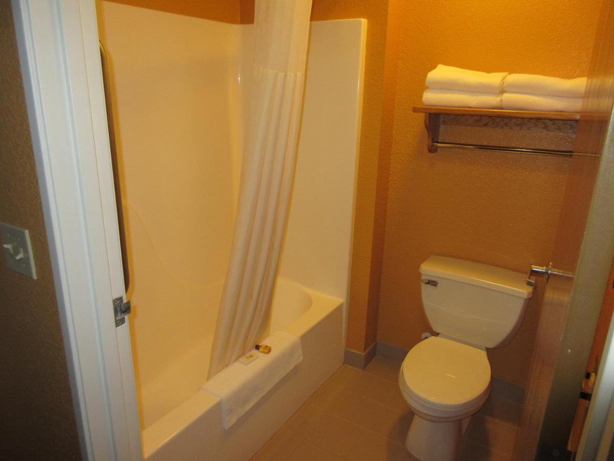 Parkfield Inn - Warsaw — photo 19