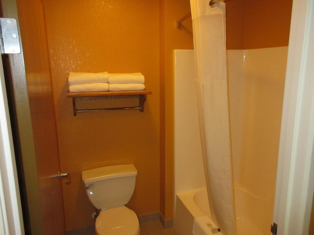 Parkfield Inn - Warsaw — photo 20