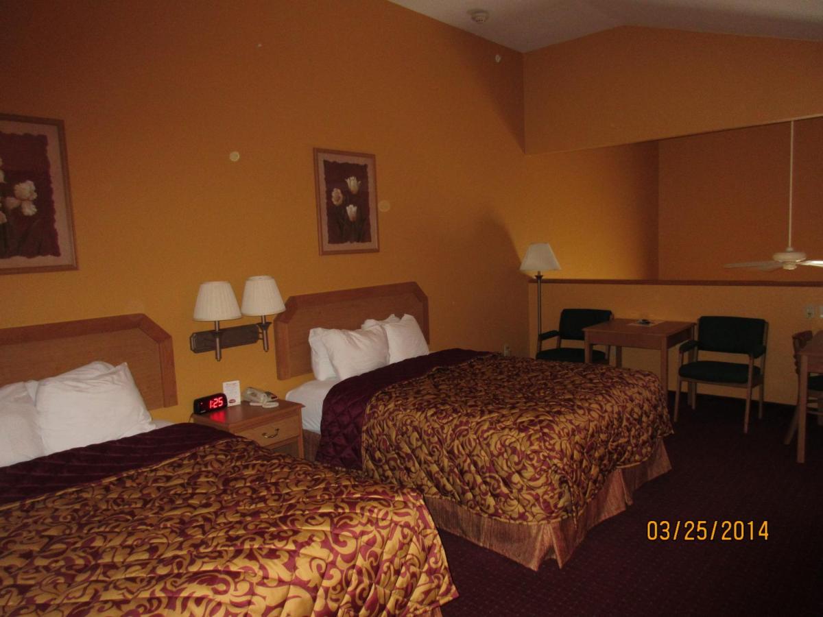 Parkfield Inn - Warsaw — photo 13