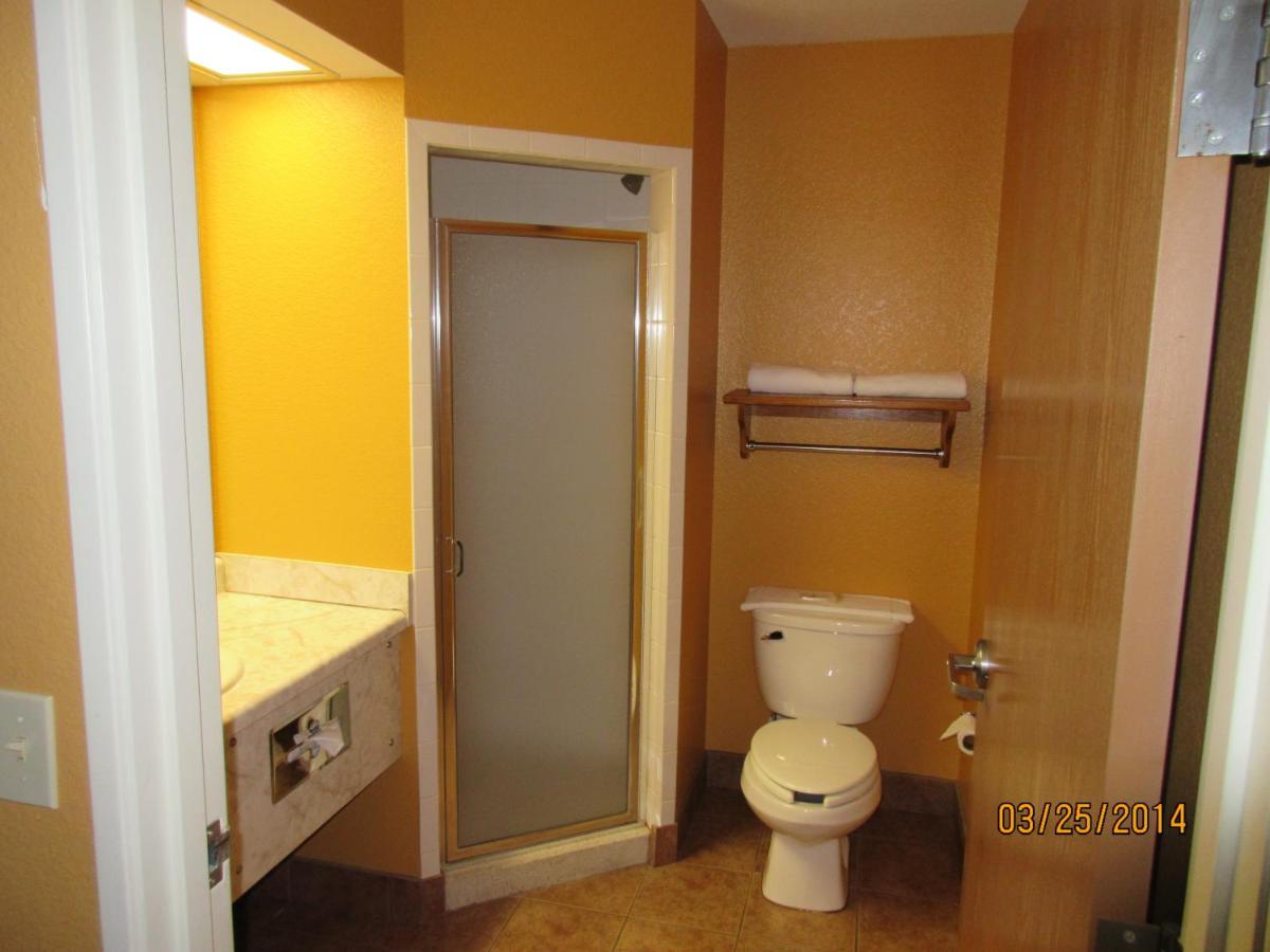 Parkfield Inn - Warsaw — photo 21