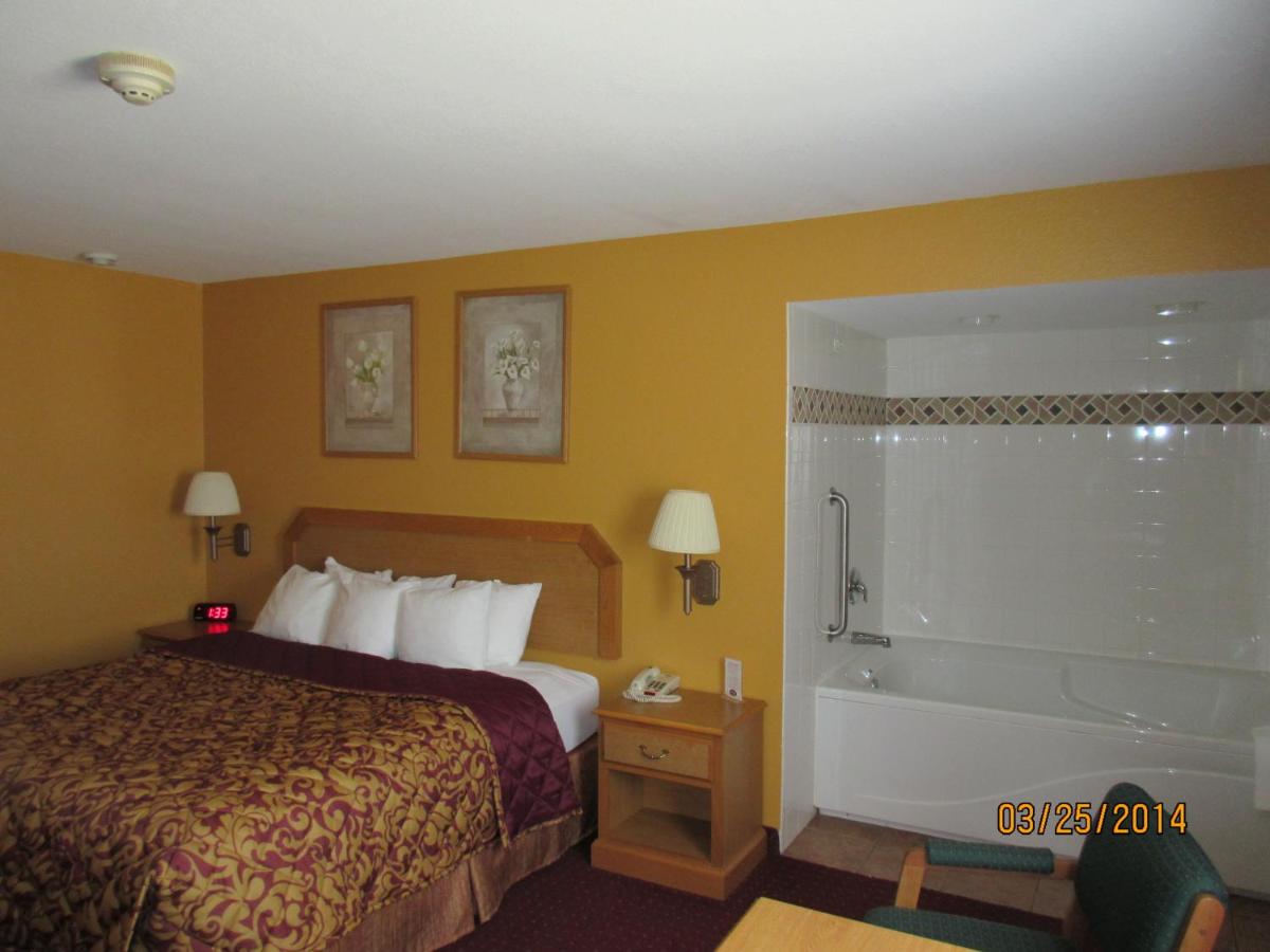 Parkfield Inn - Warsaw — photo 16