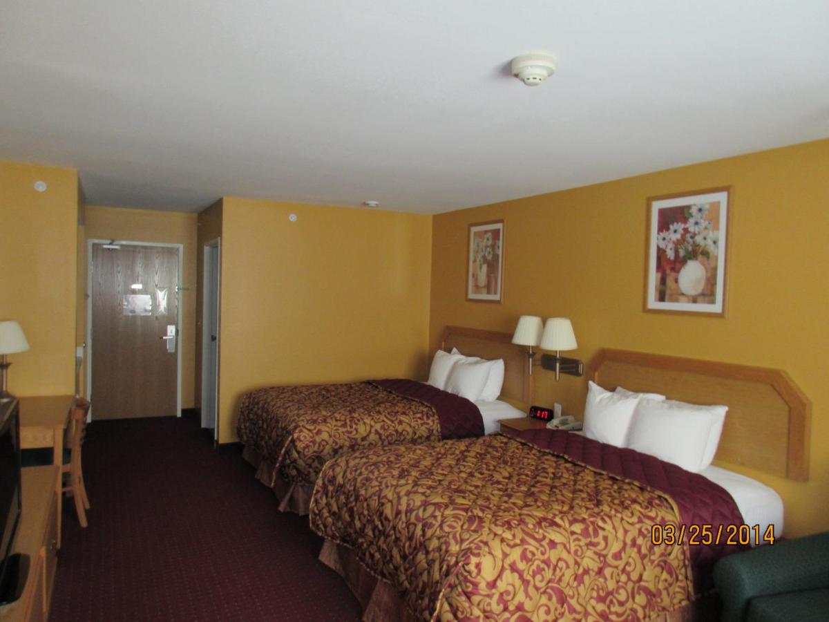 Parkfield Inn - Warsaw — photo 12