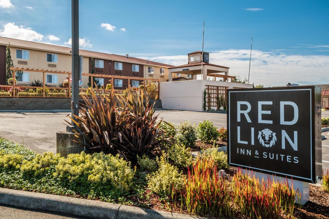 Red Lion Inn & Suites at Olympic National Park