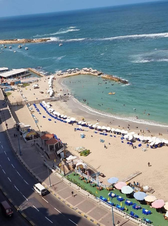 Beach: Panoramic Sea View Flat miami FAMILY ONLY شقة فندقية بانورما بشاطئ ميامي الاسكندرية صف اول مباشر علي بحر