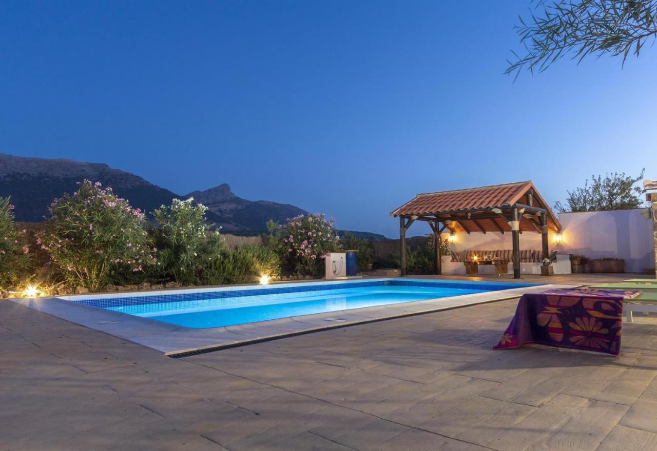 Vacation Home Casa Lolo, Loja, Spain - Booking.com