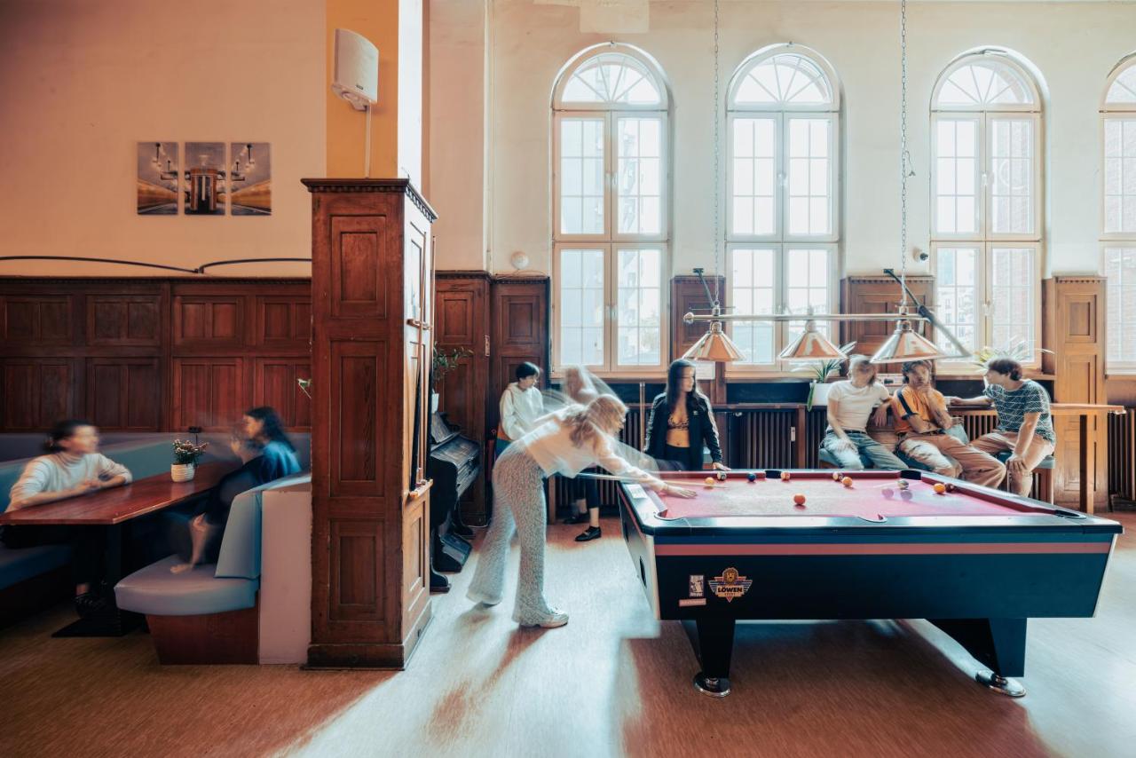 Three Little Pigs Hostel - Your Berlin Castle - 5